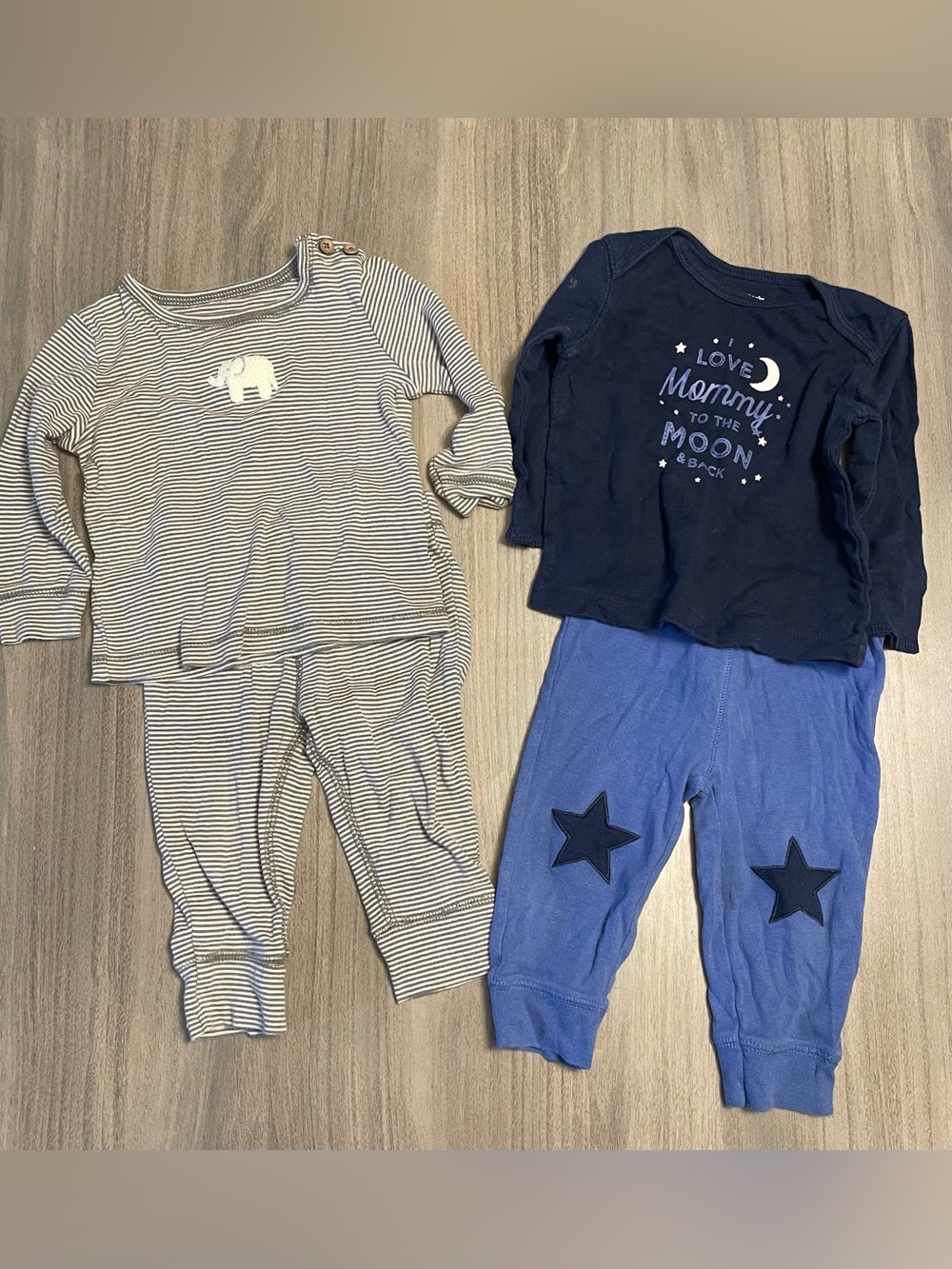 Lot of 2 Carter's Baby Boy Pajama Sets - Size 9 Months